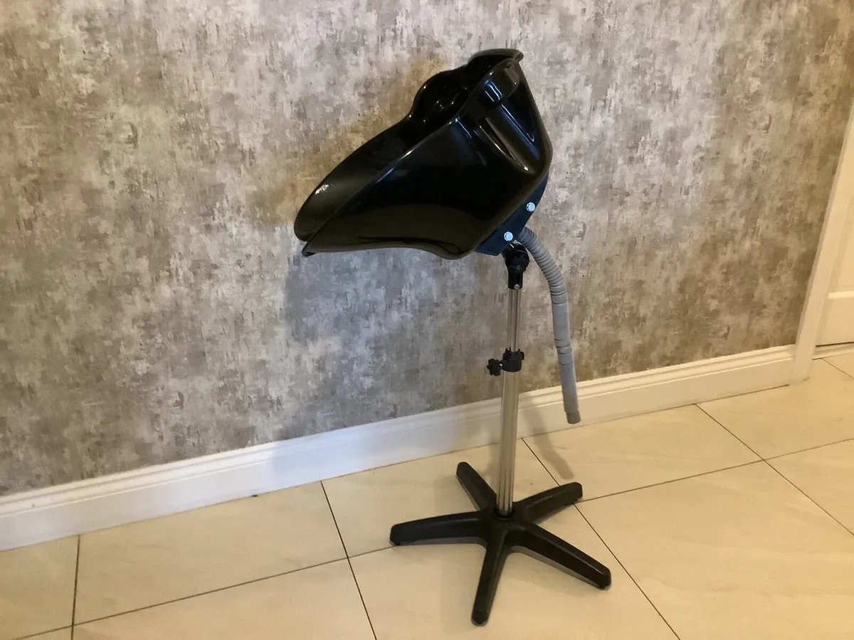 Portable hair wash basin - Image 2