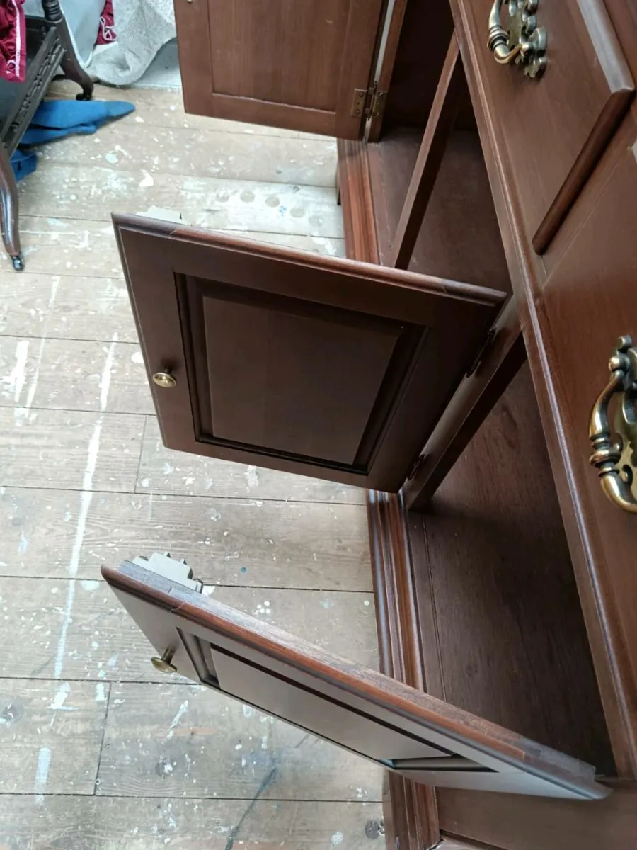 Solid wood dresser - Image 3
