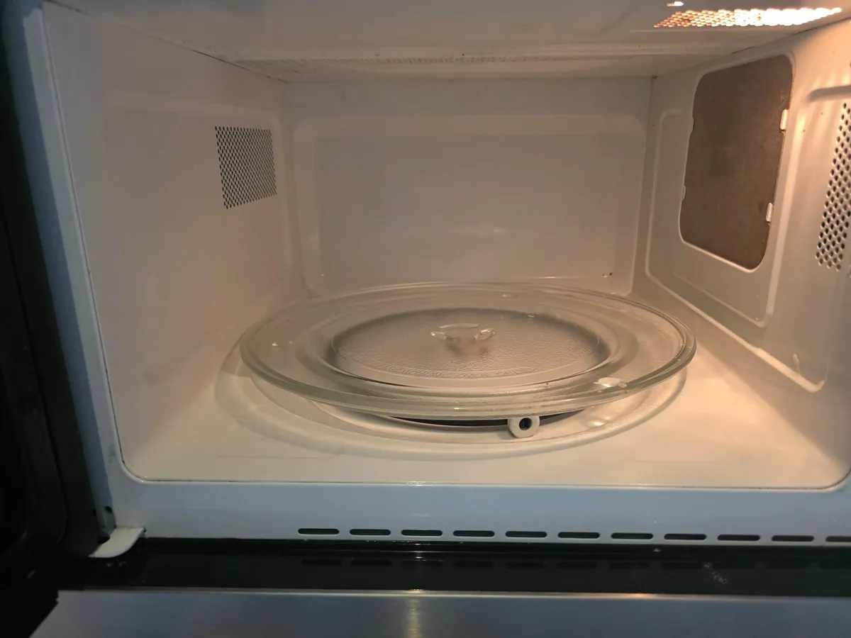 Built in Microwave - Image 2