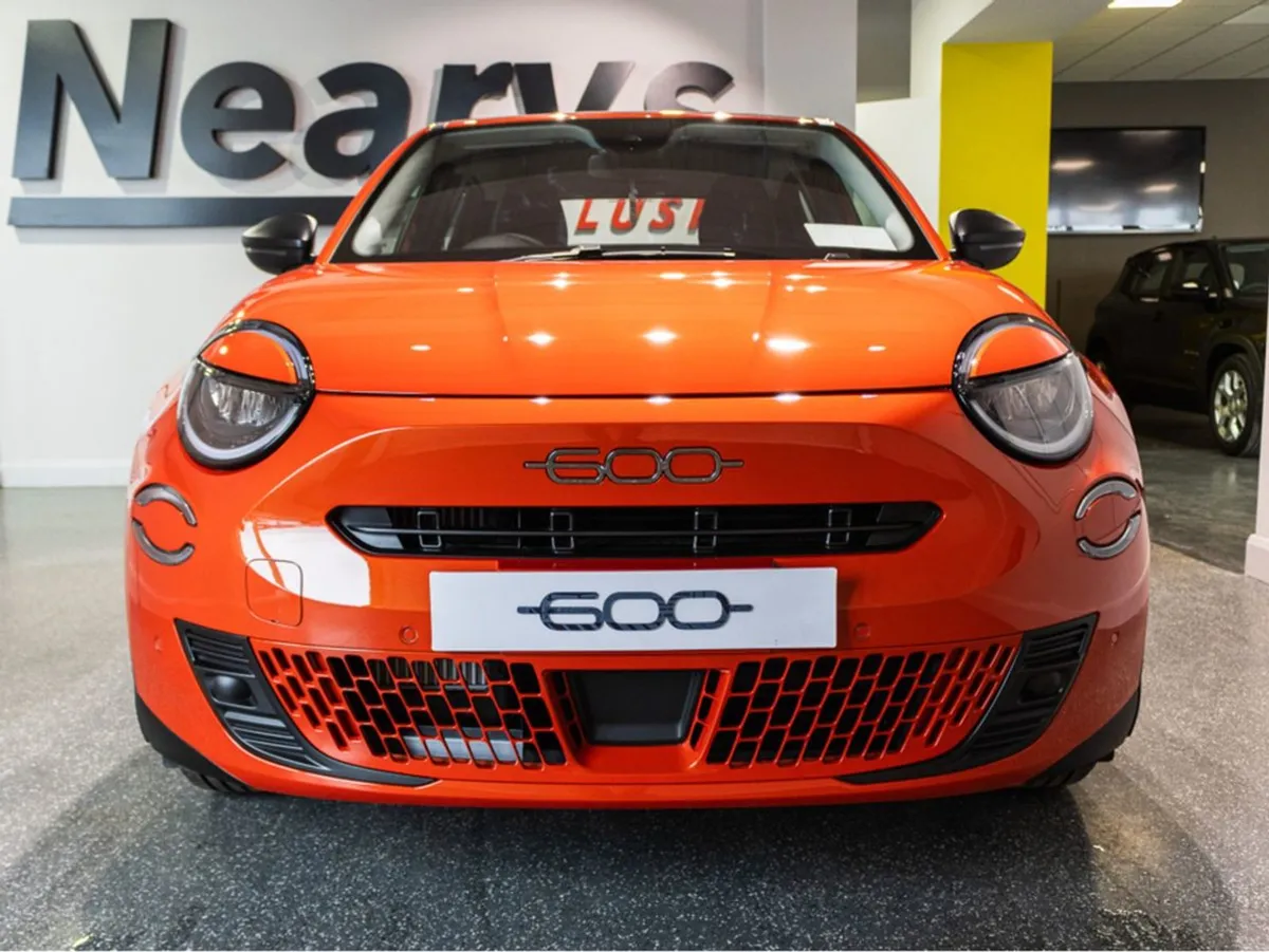 Fiat 600 Hybrid 1.2 100HP Dolce Vita - Image 2