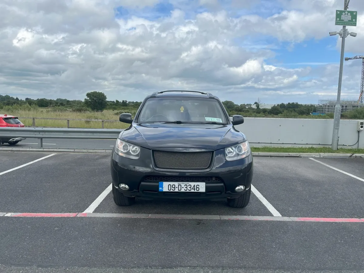 Hyundai Santa Fe 2009 - Image 2