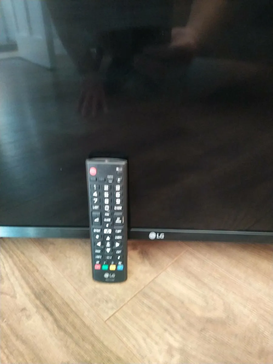49"lg full HD TV 49lk5100pla not smart - Image 3