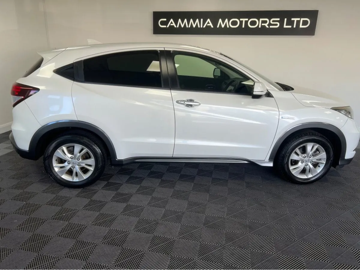 Honda Vezel 1.5 Hybrid Petrol Auto - Image 3