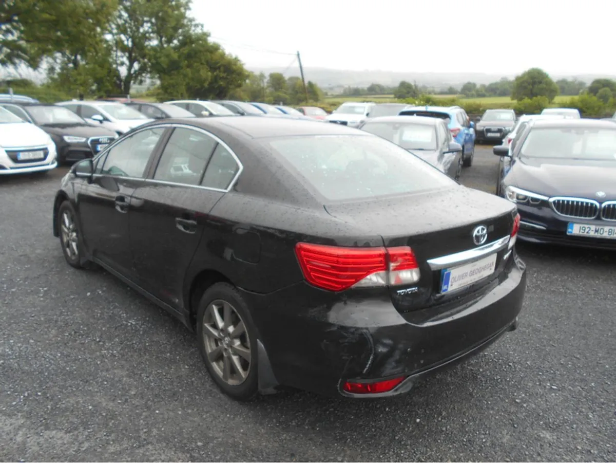 Toyota Avensis 2.0 D-4d Strata - Image 3