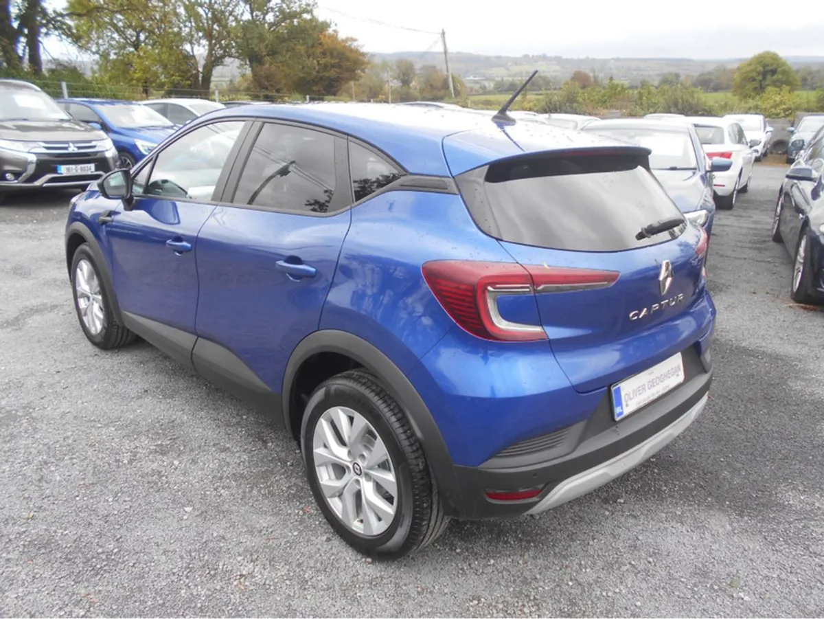 Renault Captur 1.0 Iconic Edition TCE - Image 3