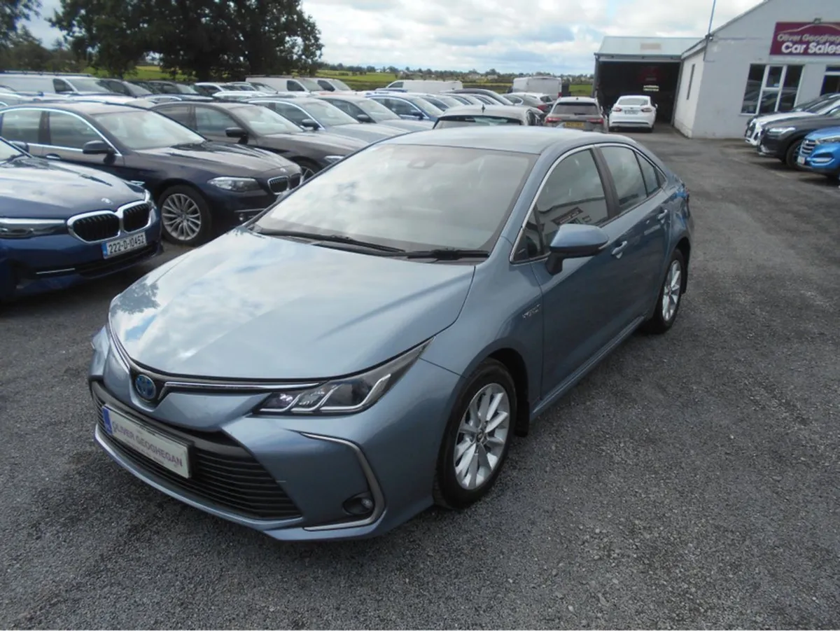 Toyota Corolla Luna Saloon Auto (camera) - Image 4