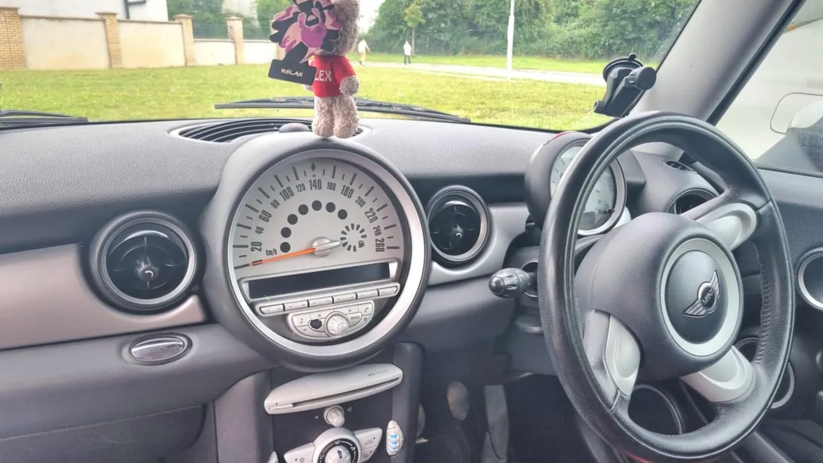Mini Cooper - Image 1