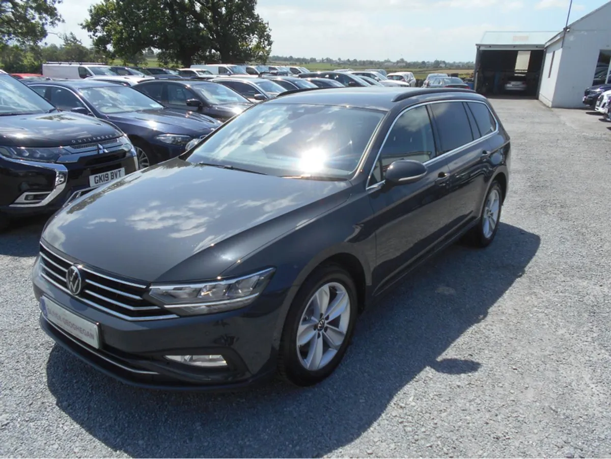 Volkswagen Passat SE NAV 2.0 TDI S-A Auto - Image 4