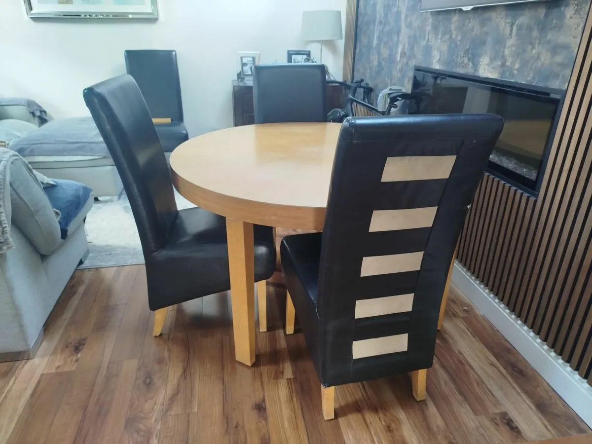 Table & chairs