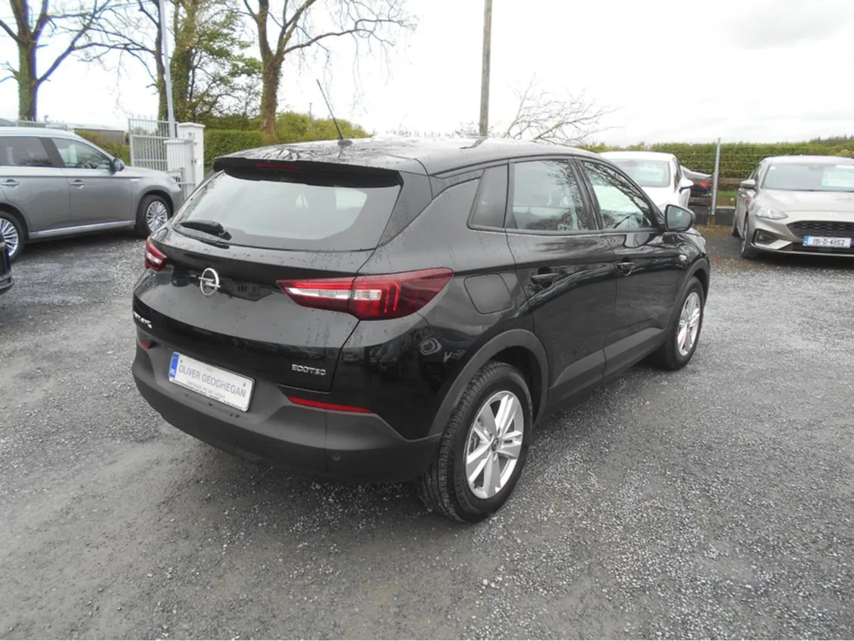 Opel GRANDLAND X SC 1.2 130 BHP 6 Speed - Image 2