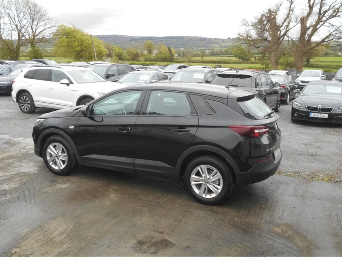 Opel GRANDLAND X SC 1.2 130 BHP 6 Speed - Image 4