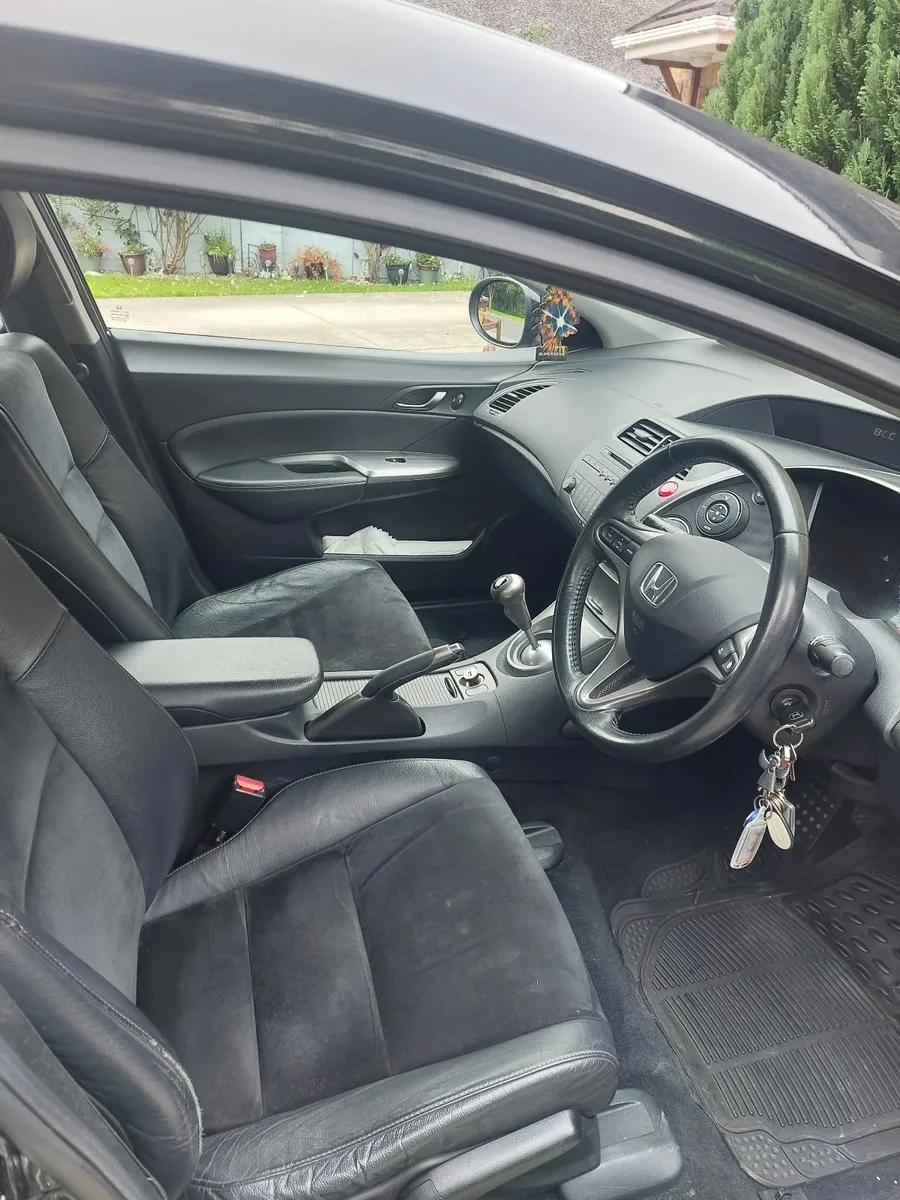 Honda Civic 2011 NCT&TAX MINT - Image 4
