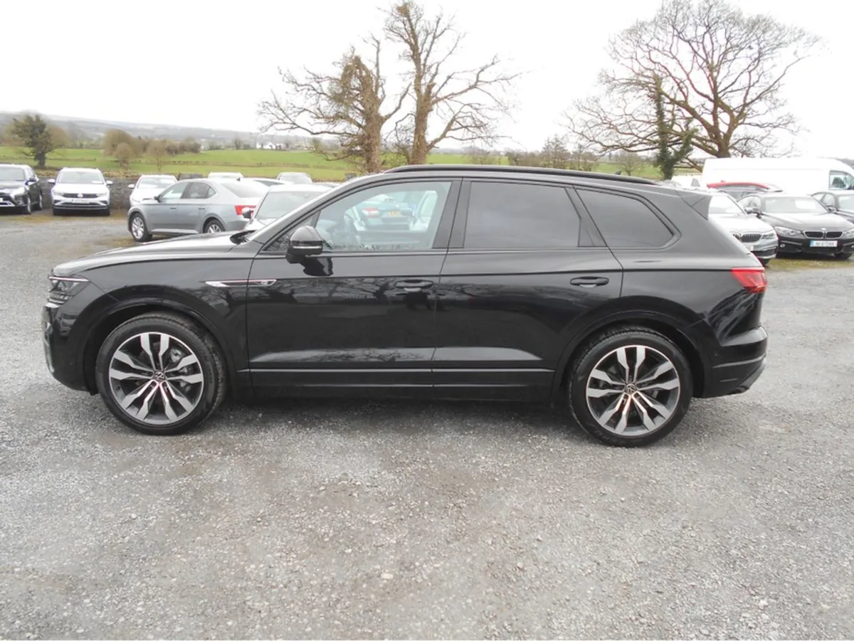 Volkswagen Touareg V6 Black Edition CV (2 Seater - Image 4