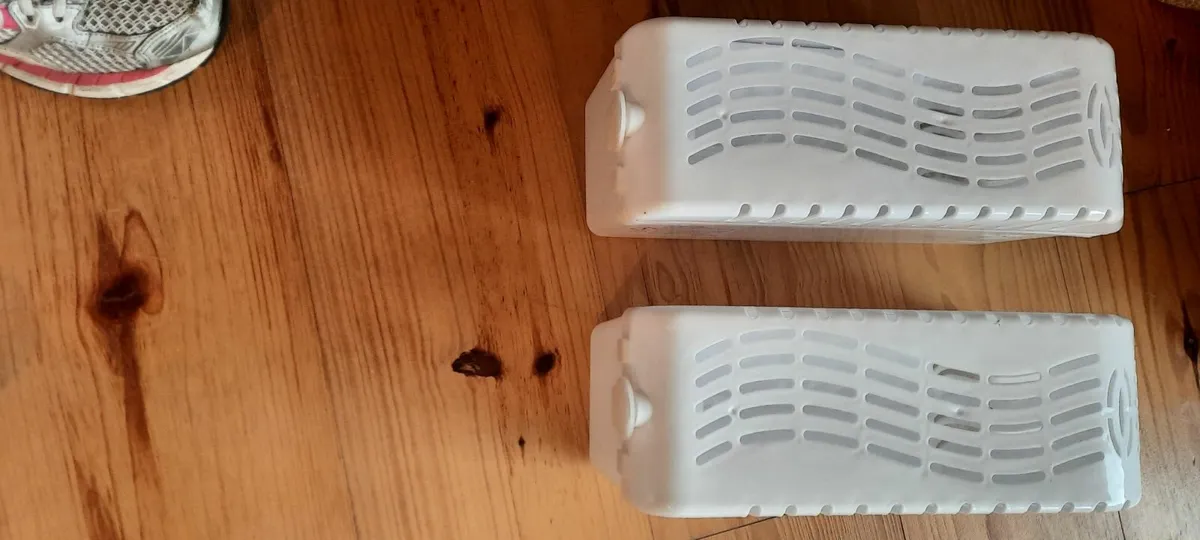 Dehumidifiers/ mega moisture traps
