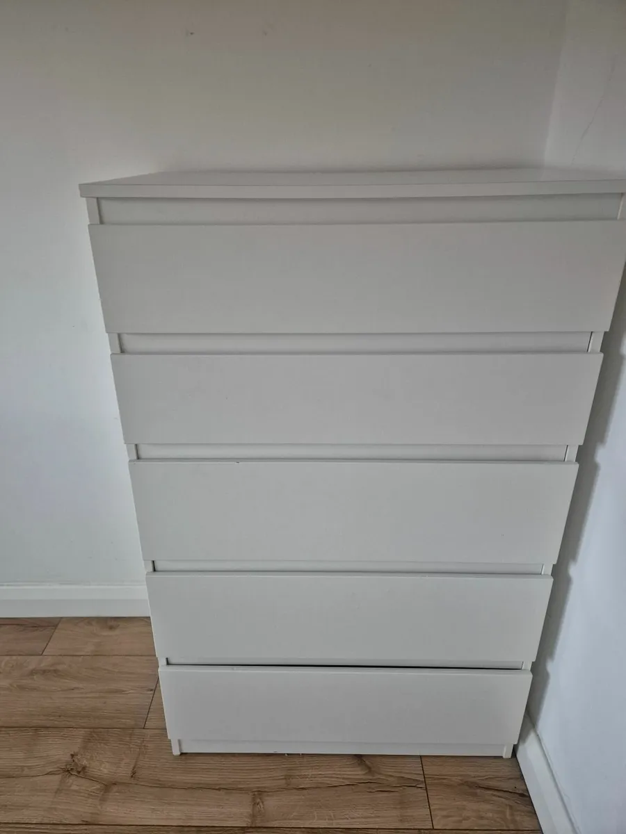 Chest of drowers - Image 1