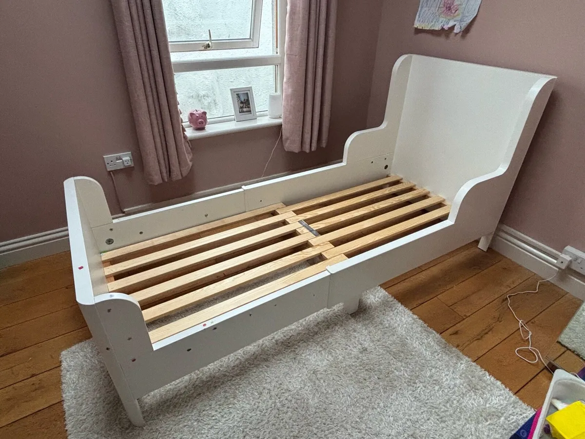 Kids extendable bed - Image 1