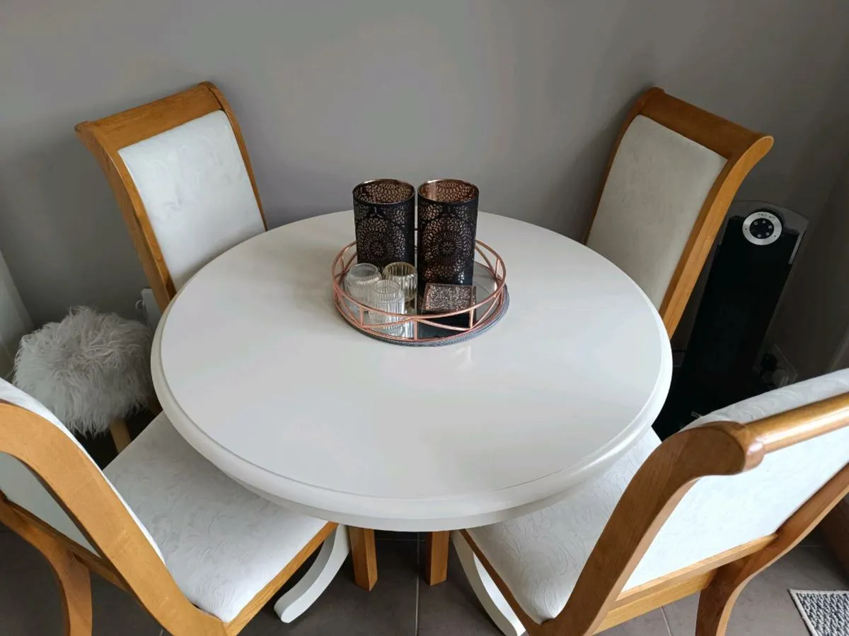 Table and 4 chairs extendable - Image 2