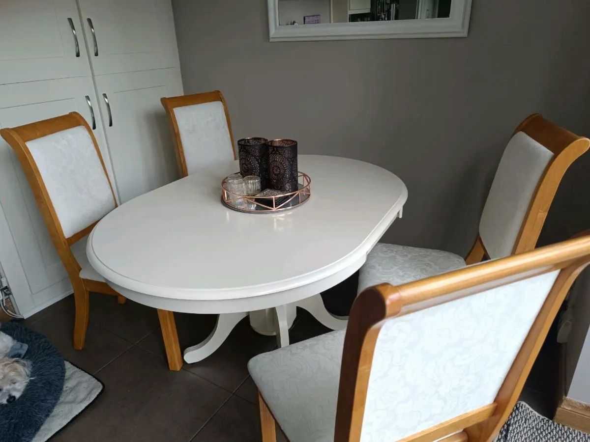 Table and 4 chairs extendable - Image 3