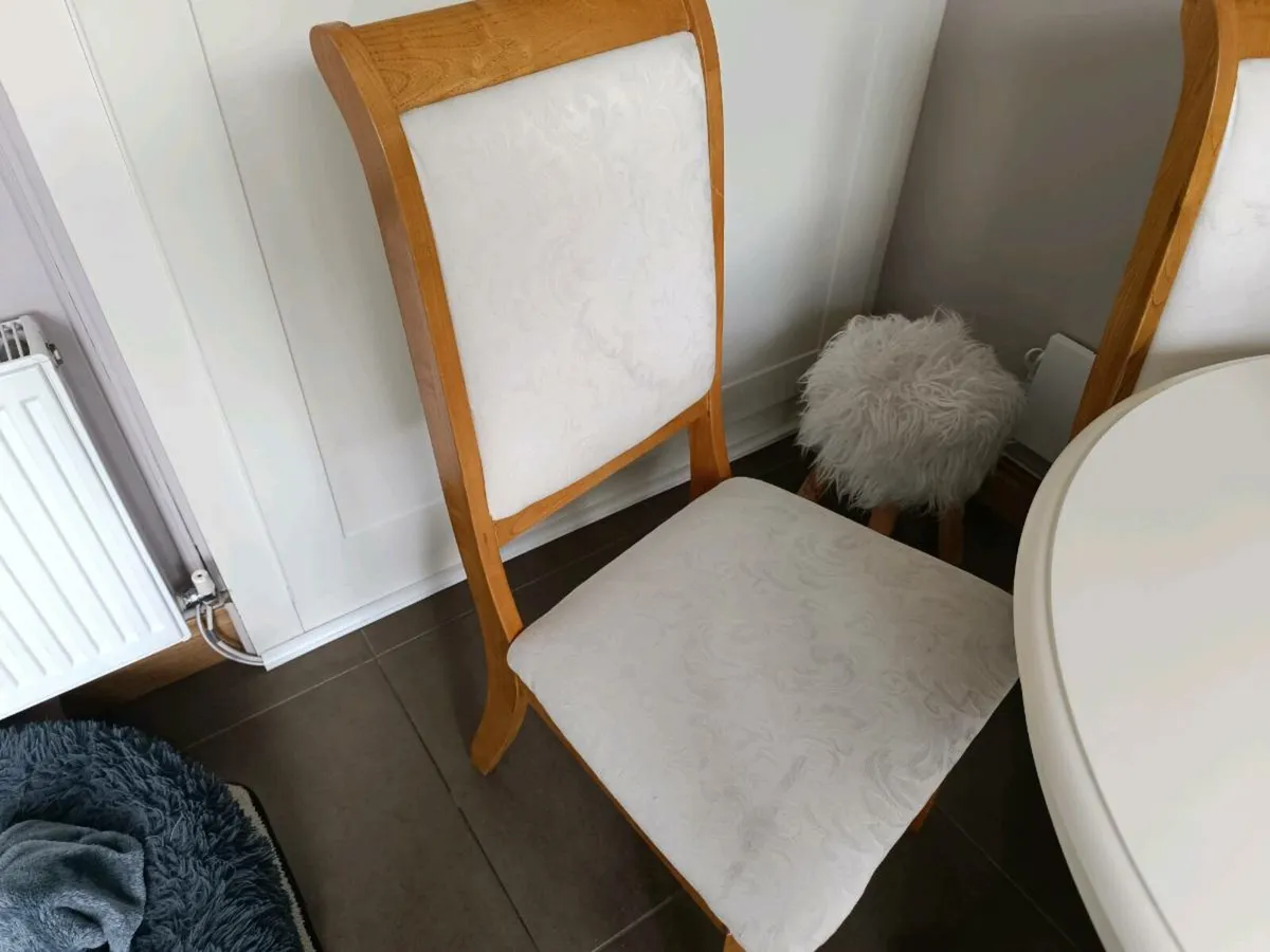 Table and 4 chairs extendable - Image 4
