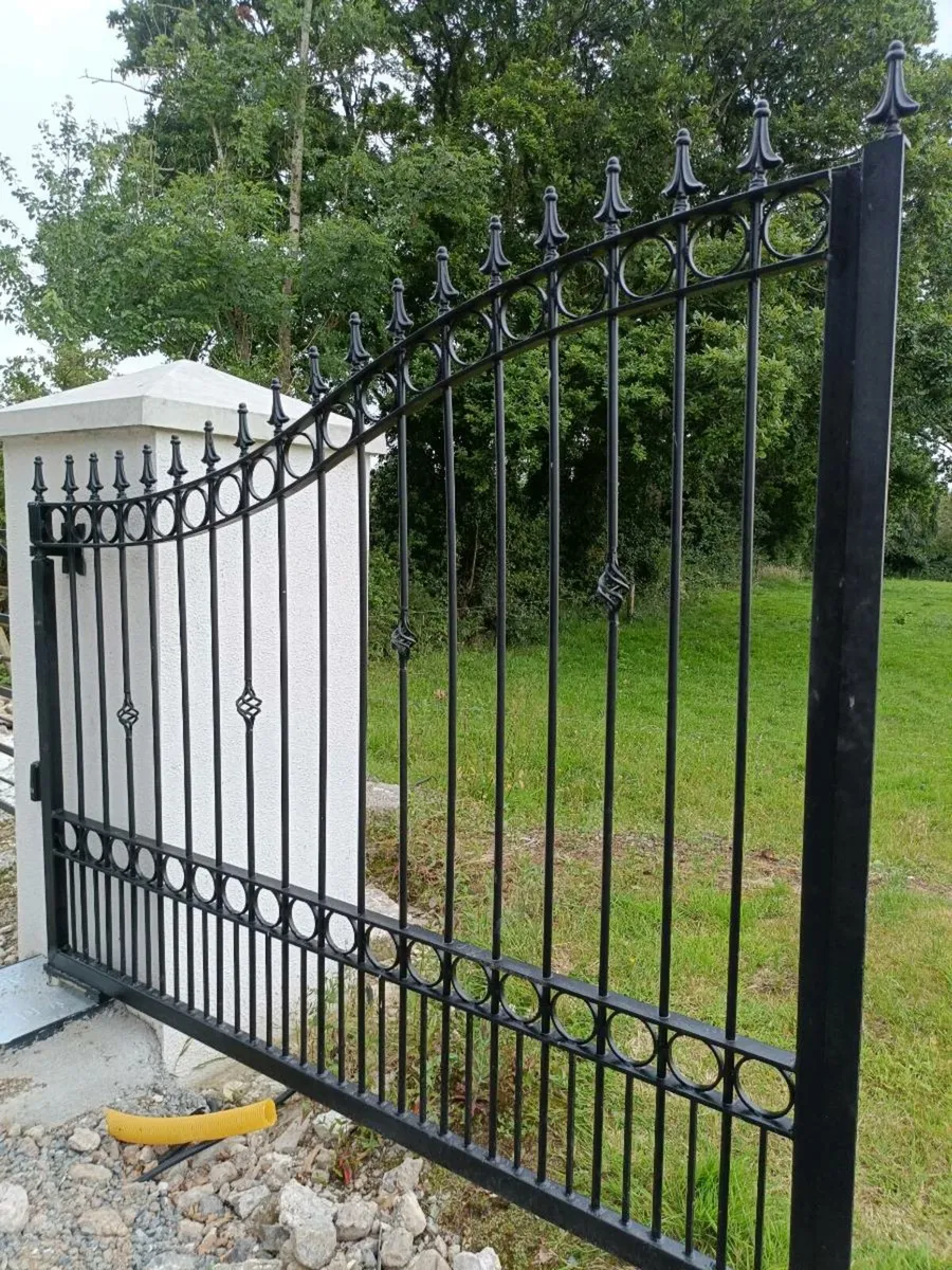 Entrance gates - Image 1