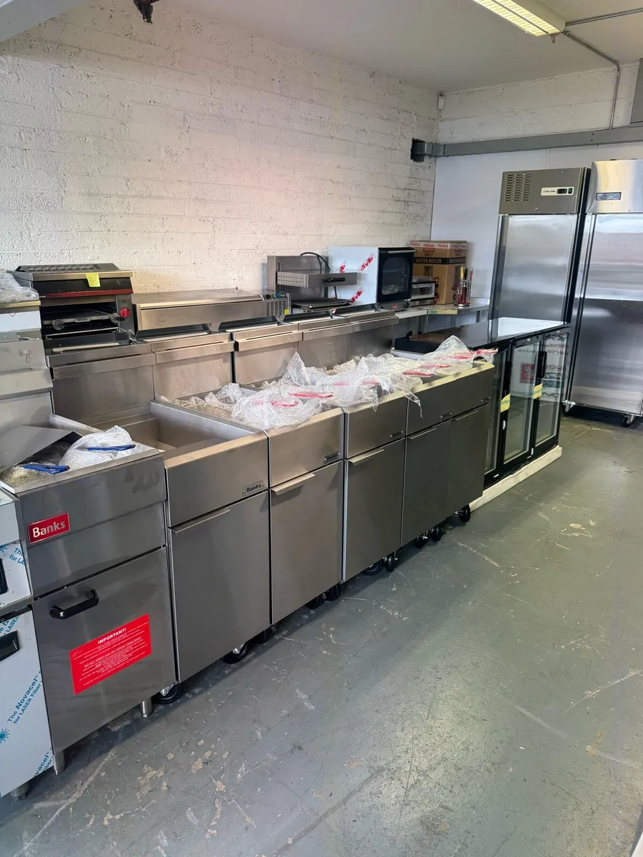 Banks 4 burner fryer on offer - Image 1