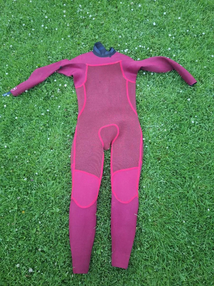 XL Quicksilver wetsuit - Image 3
