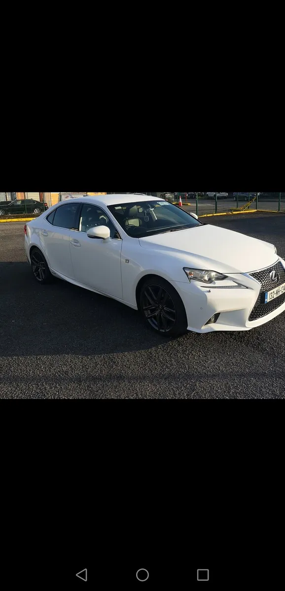 Lexus is 300 h F sport - Image 1