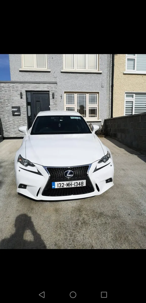 Lexus is 300 h F sport - Image 3