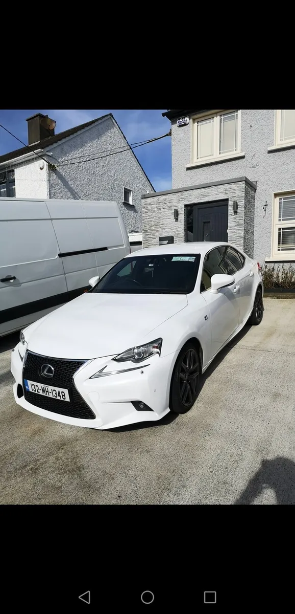 Lexus is 300 h F sport - Image 4