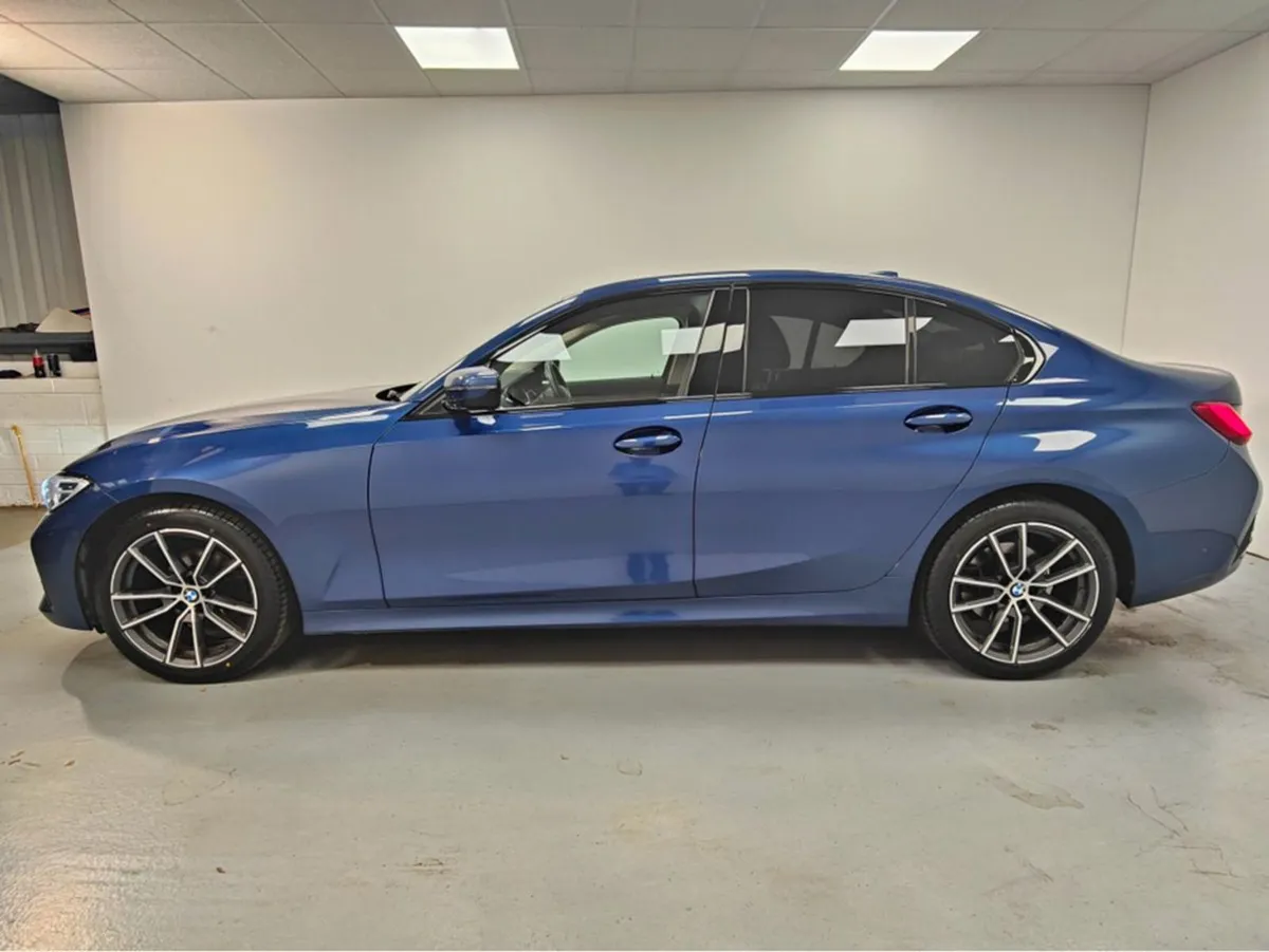 BMW 3 Series D Sport 3ssg 4DR - Image 3