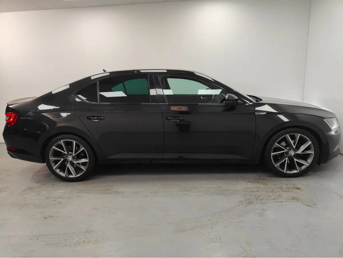 Skoda Superb Sport 2.0 TDI 190HP DSG 4DR Auto - Image 4