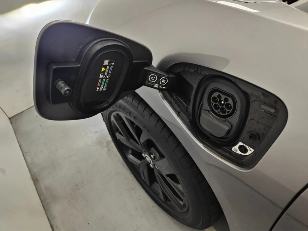 Jaguar I-PACE R-dynamic SE 90kwh 400P - Image 4
