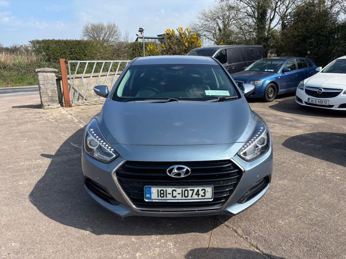 Hyundai i40 2018 Executive 122kms - Image 2