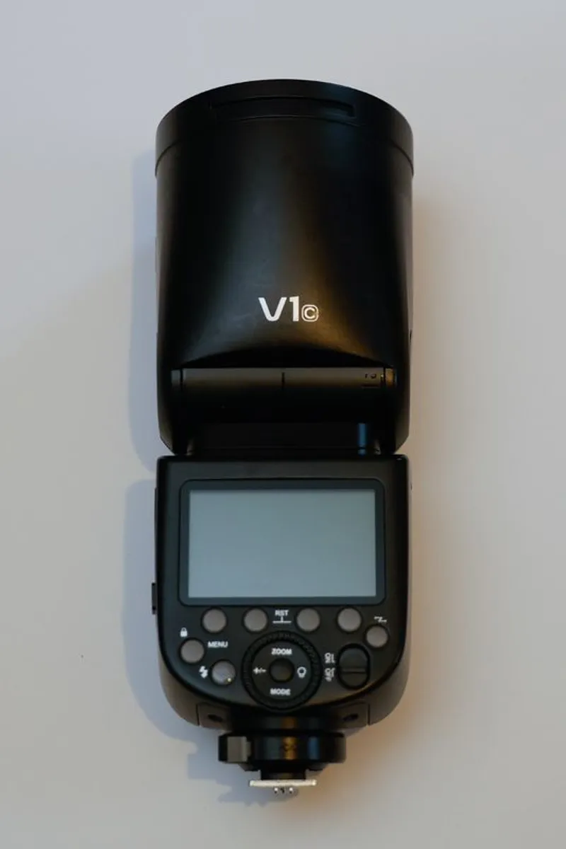 Godox V1 (Canon) - Image 1