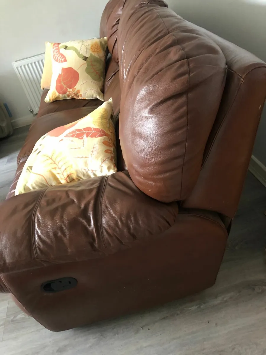 Three-seater leather sofa - Image 3