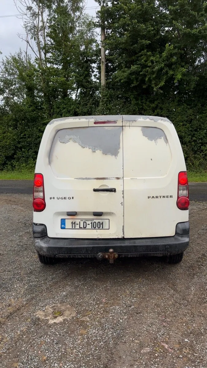 Partner Van - Image 4