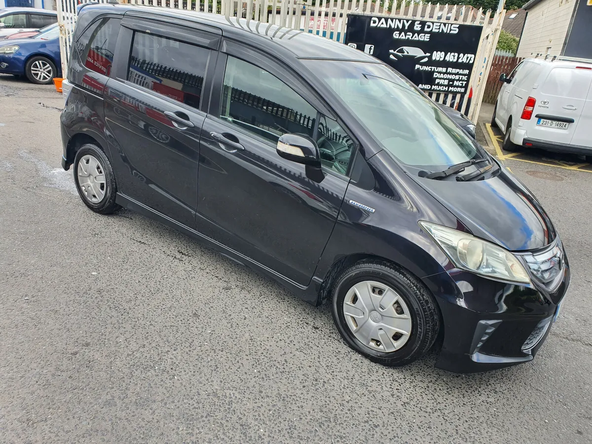 Honda freed 6 seater hybrid - Image 2