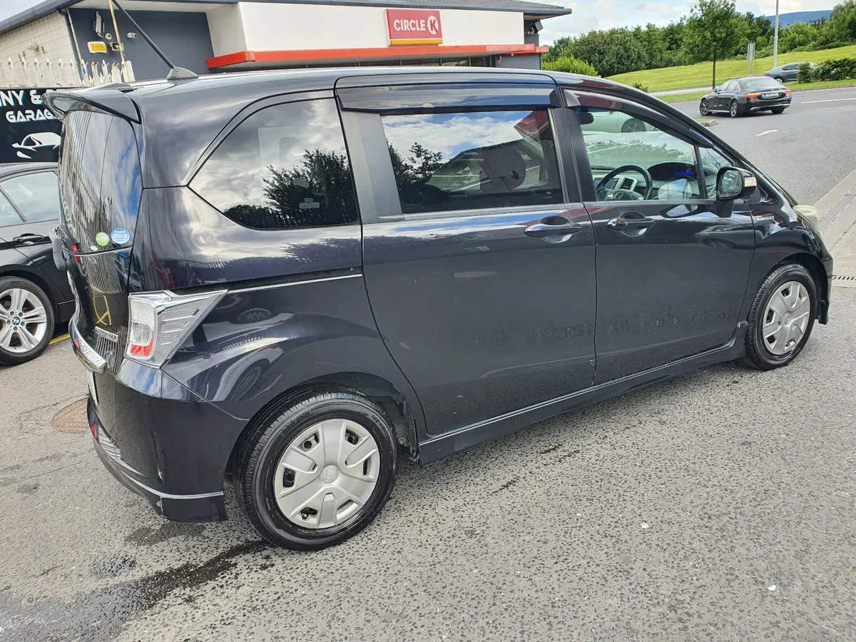 Honda freed 6 seater hybrid - Image 4