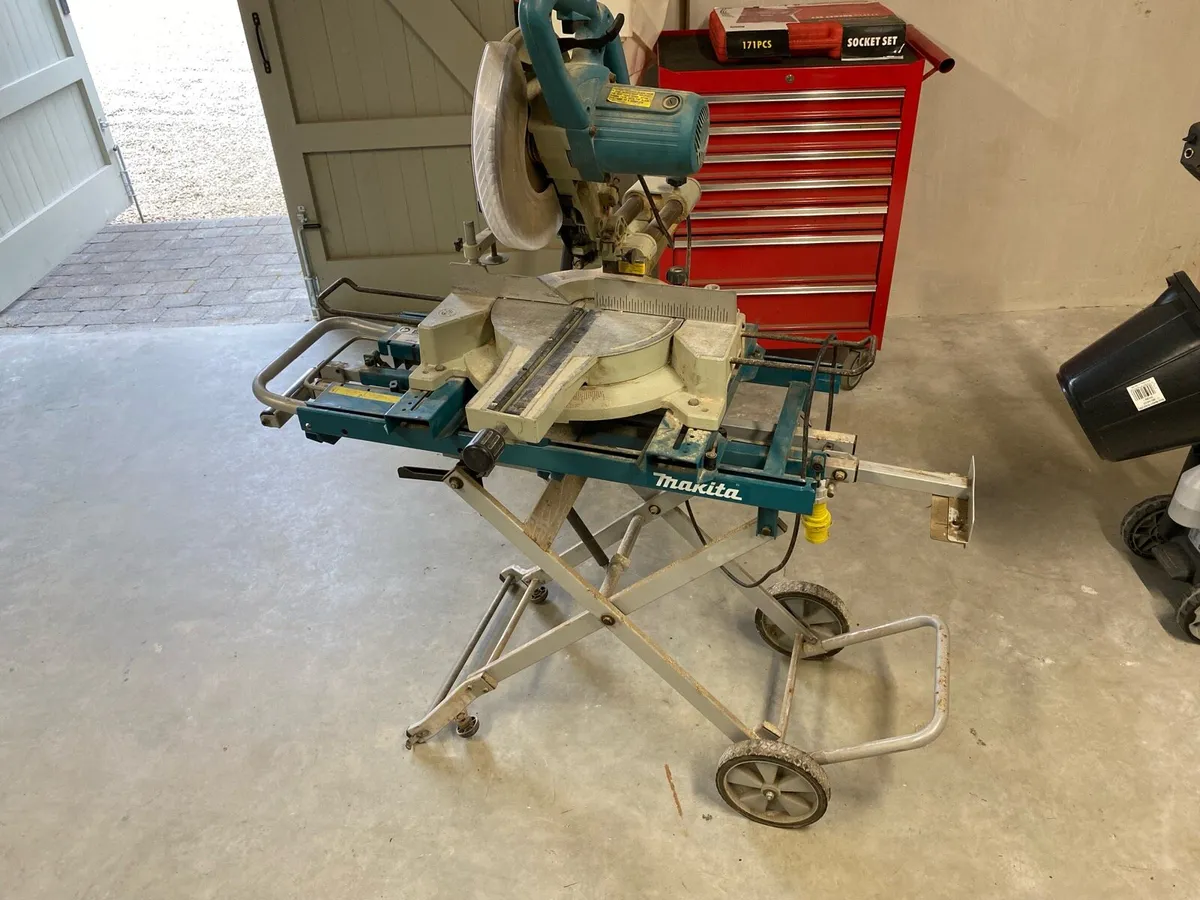 Makita Chop Saw with stand