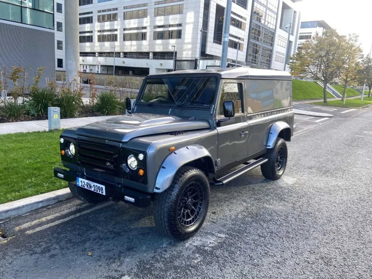 Land Rover Defender 110 3DR 2.5 300 TDI 3DR - Image 1