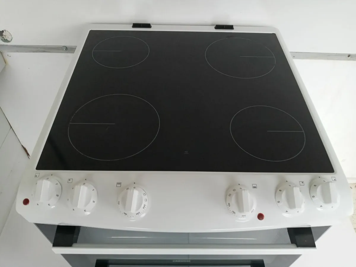 Delivery - Zanussi Cooker ZCV66050WA - Image 3