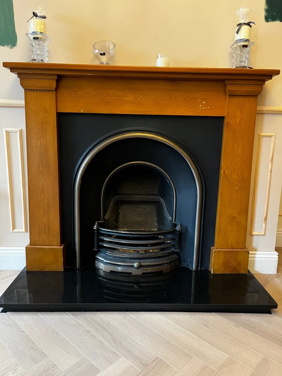 Fireplace and other items - Image 1