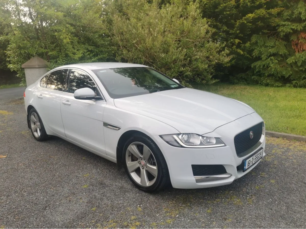 Jaguar XF 2.0 D Prestige 180PS 4DR Auto - Image 3