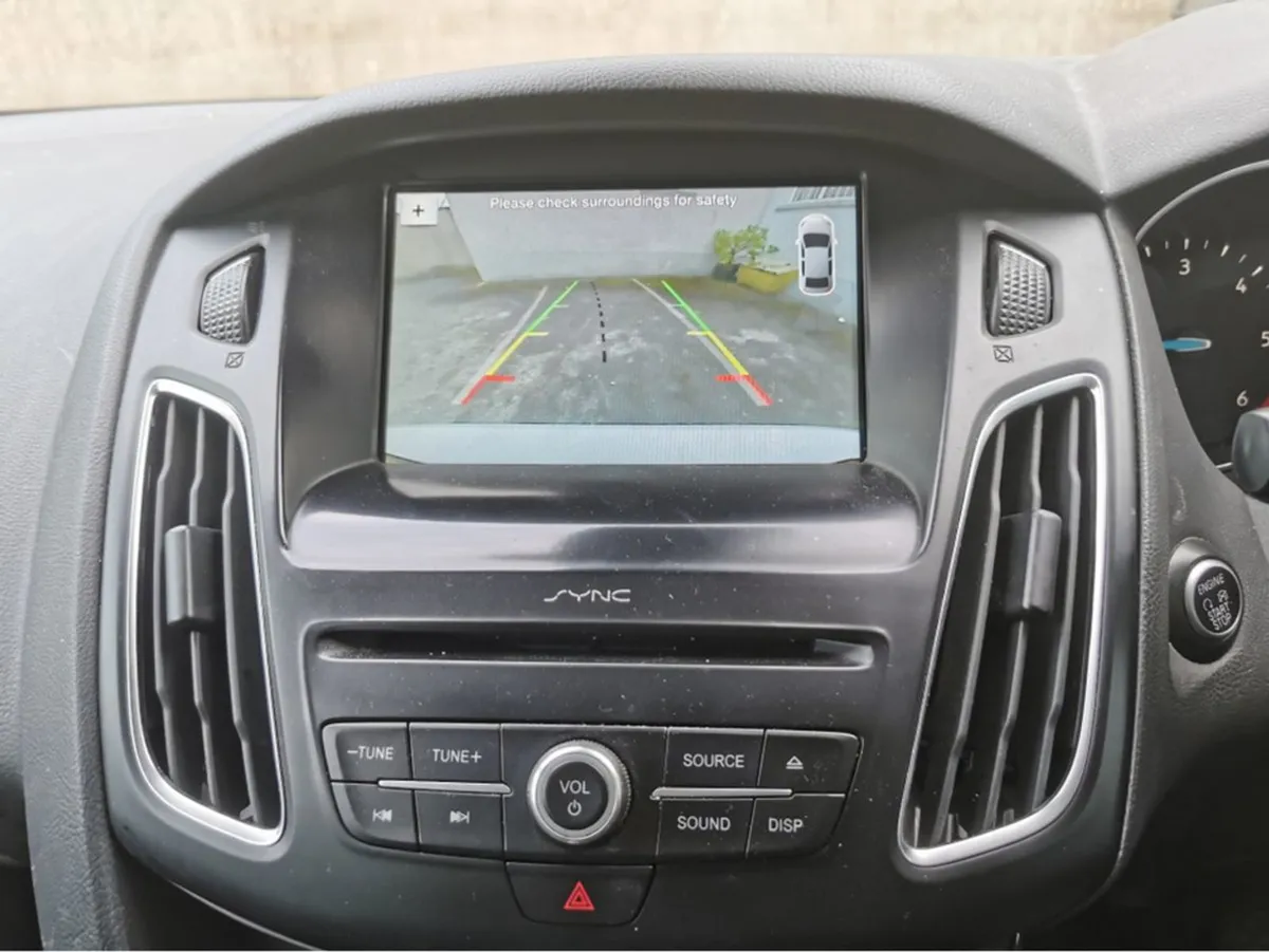 Ford Focus 1.5 Tdci Titanium 120PS 5DR Auto - Image 3