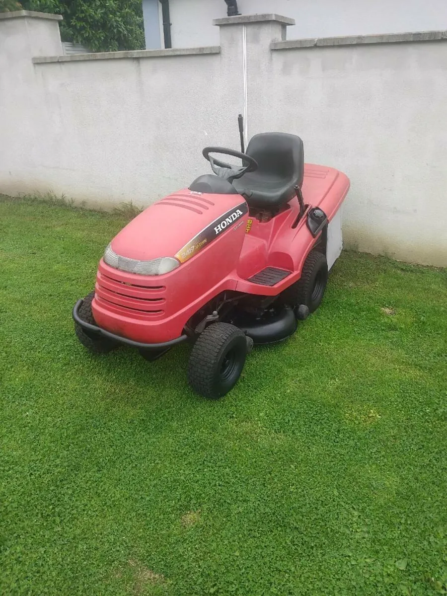 Ride on lawnmower - Image 2