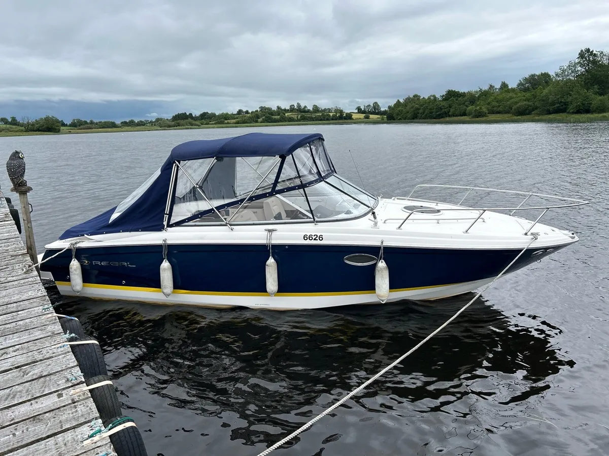 REGAL 2750 sports cruiser boat - Image 1