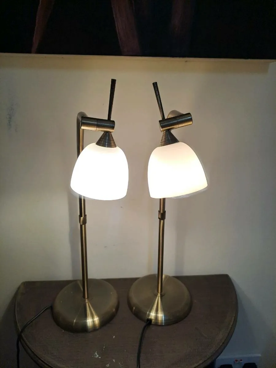 2 brass and glass lamps - Image 1