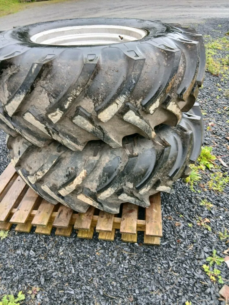 18.4 x 26 wheels on Fergusson rims 14 ply - Image 1
