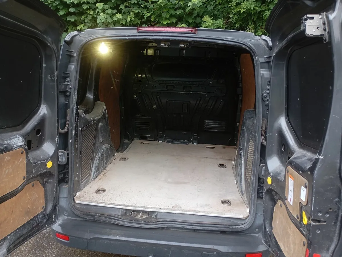 Ford Transit Connect Trend 171 - Image 2