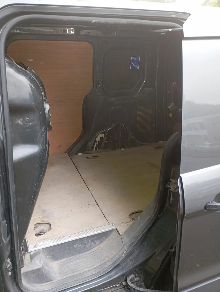 Ford Transit Connect Trend 171 - Image 4